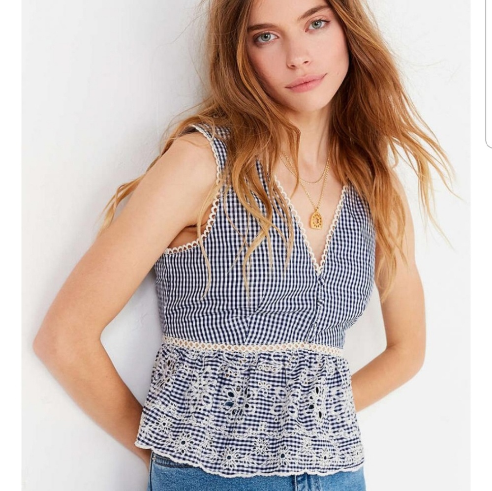 Urban Outfitters Top- ADORABLE with buttons!